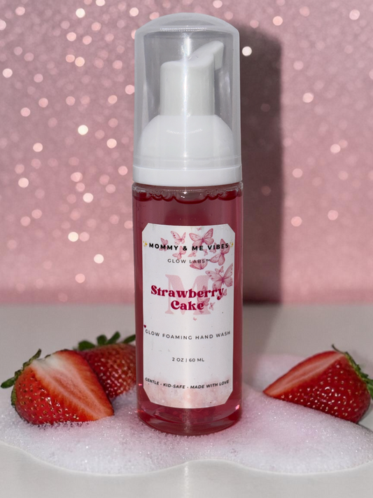 🫧 Foaming Hand Wash – Strawberry Cake Glow 🍓🍰✨